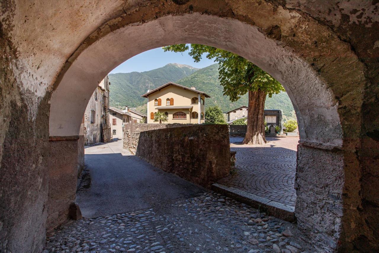 Il Como' Della Civetta - Taverna “La Fenice” Stazzona Exterior foto
